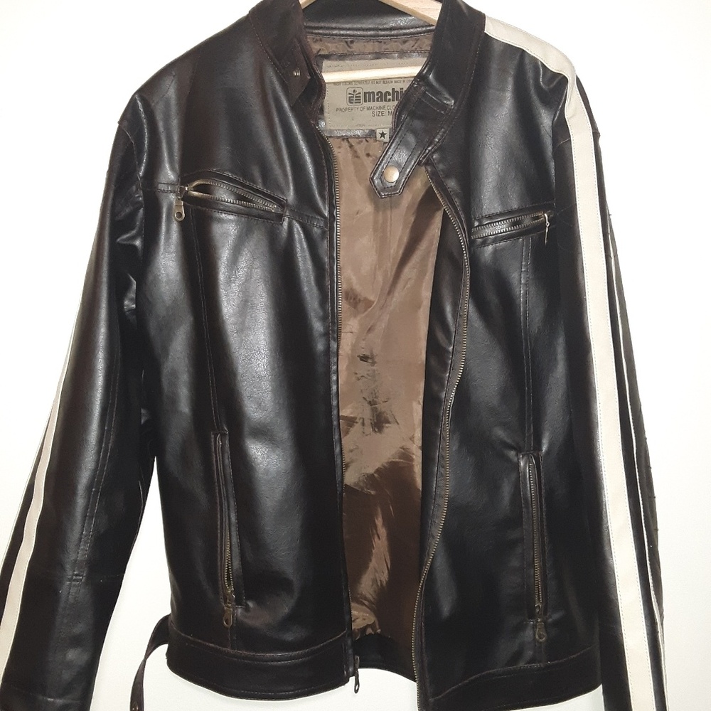Men's sleek leather jacket